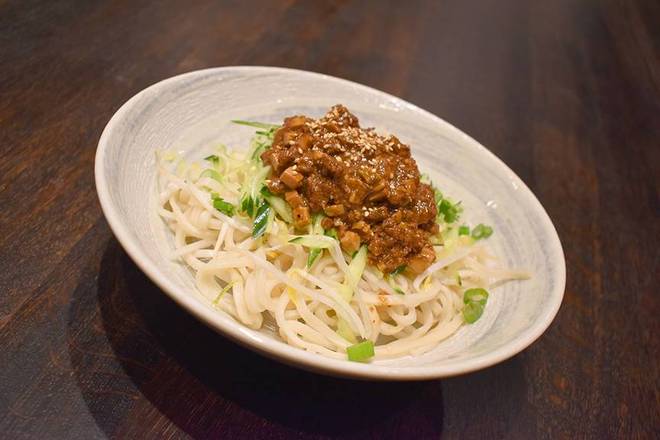 Dry Minced Beef Noodles 牛肉炸醬麵